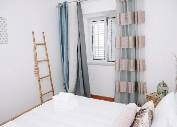 Holiday home Quintinha Do *