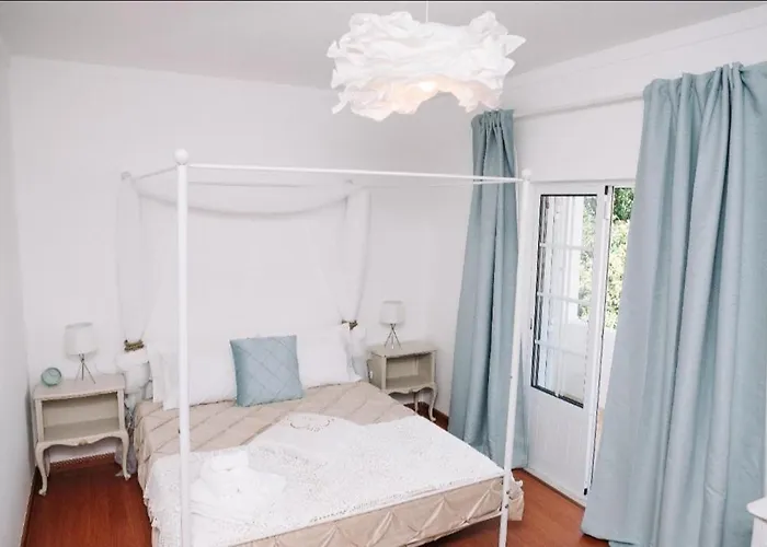 Holiday home Quintinha Do Valhascos