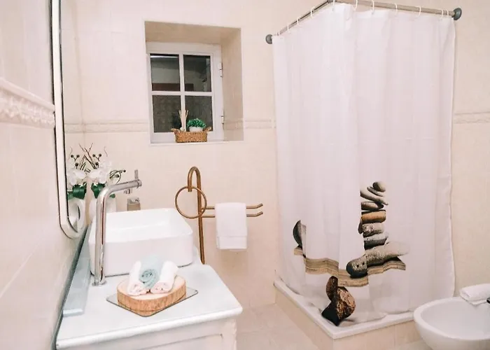 Holiday home Quintinha Do Valhascos